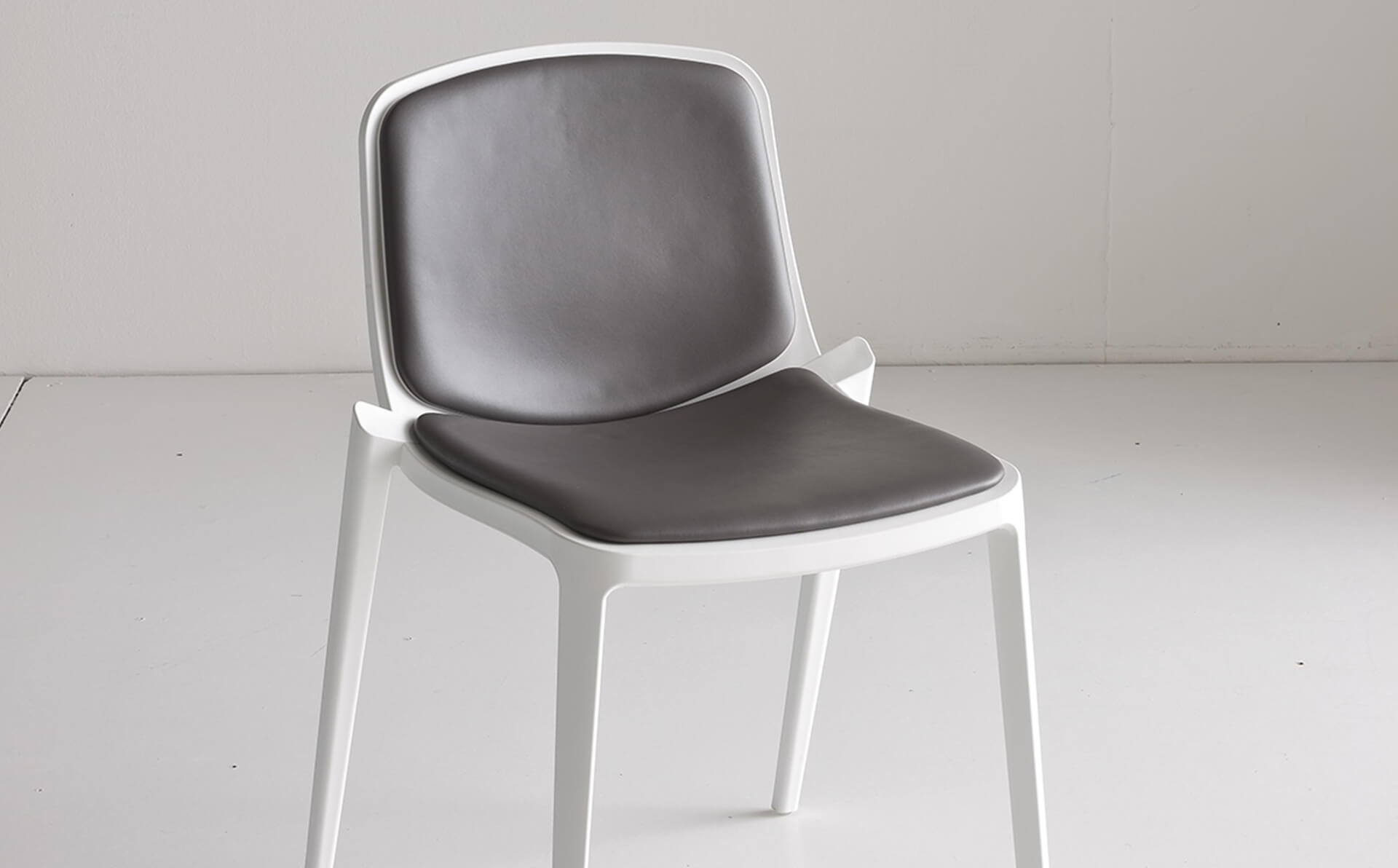 Sillas para comedor con opción de brazos y cojín | Mepal