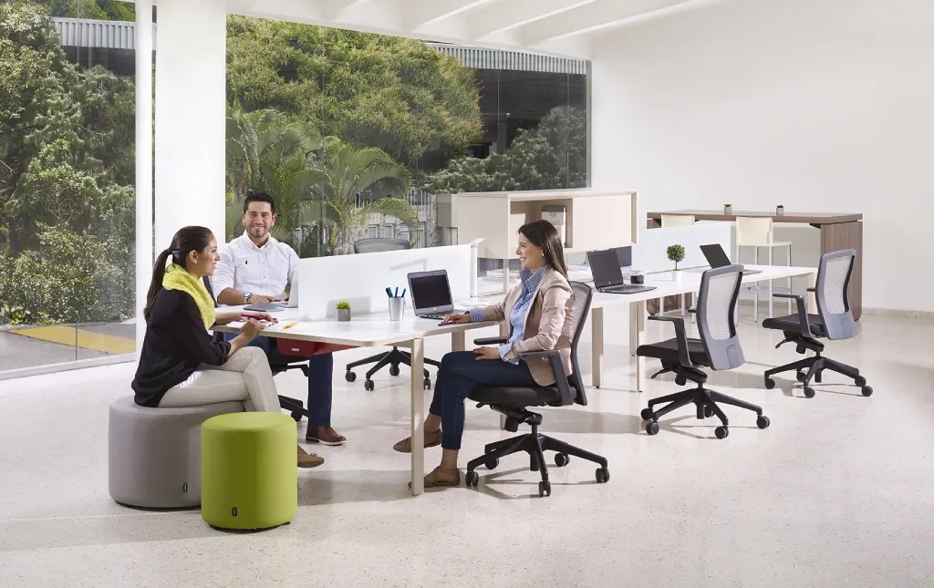 Proyecto mobiliario para oficinas